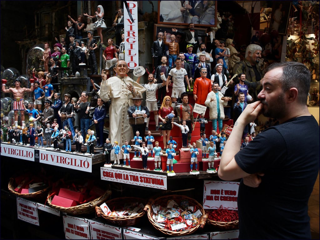 Top things to do in Naples, Italy- #naples #napoli #italy #gastrotravelogue #travelblog #europe #traveltips #whattodo #IUNESCO #markets #castle #spaccanapoli #sfogliatella #foodies #christmas