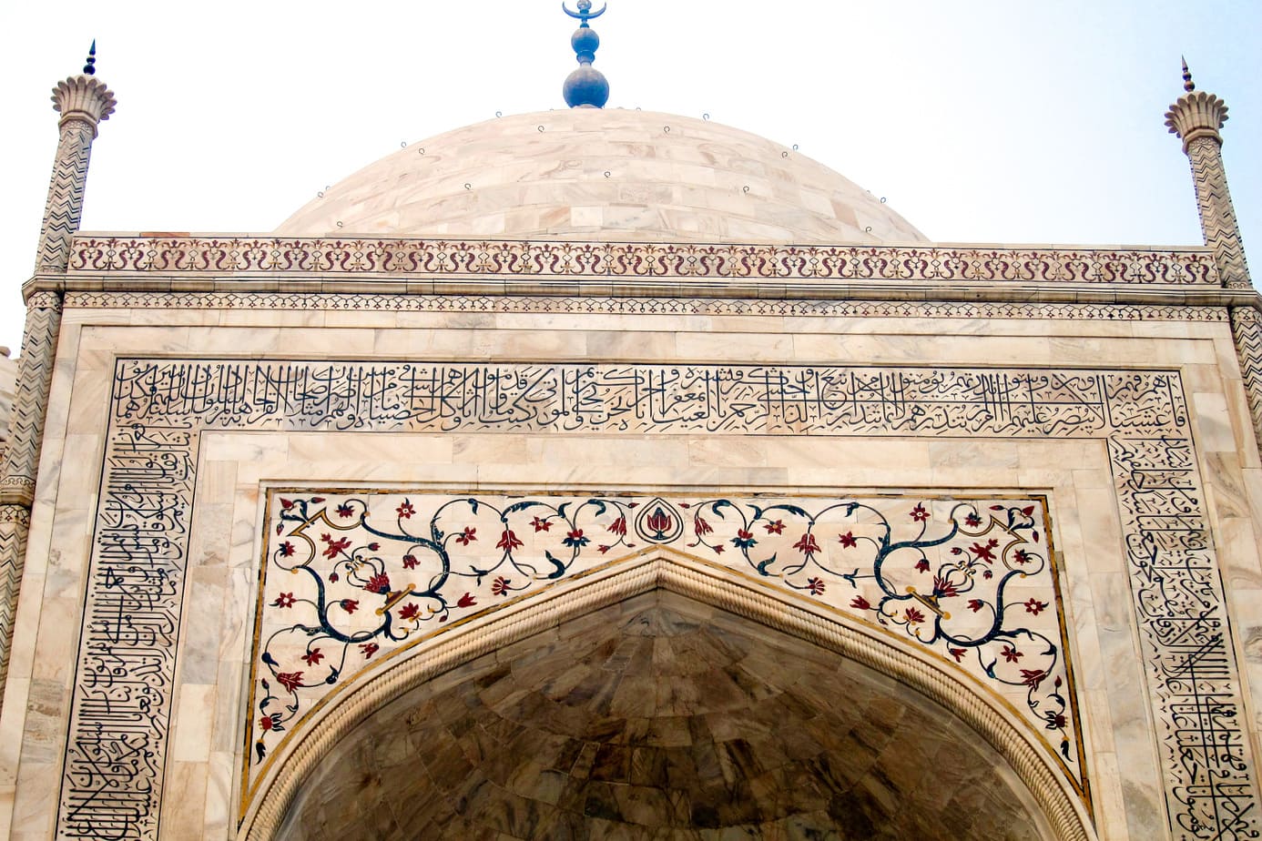 Discover the tourist attractions beyond the Taj Mahal - #agra #india #travel #travelblogger #travelblog #seasia #asia #rajasthan #tajmahal #streetfood #bazaar #markets #UNESCO #fort
