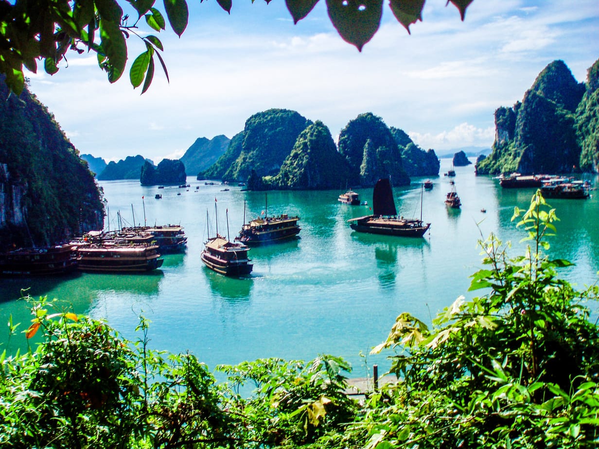 The top 10 destinations in Vietnam - #vietnam #hoian #saigon #hochiminh #hue #halong #travel #gastrotravelogue #mekong #floatingmarket 