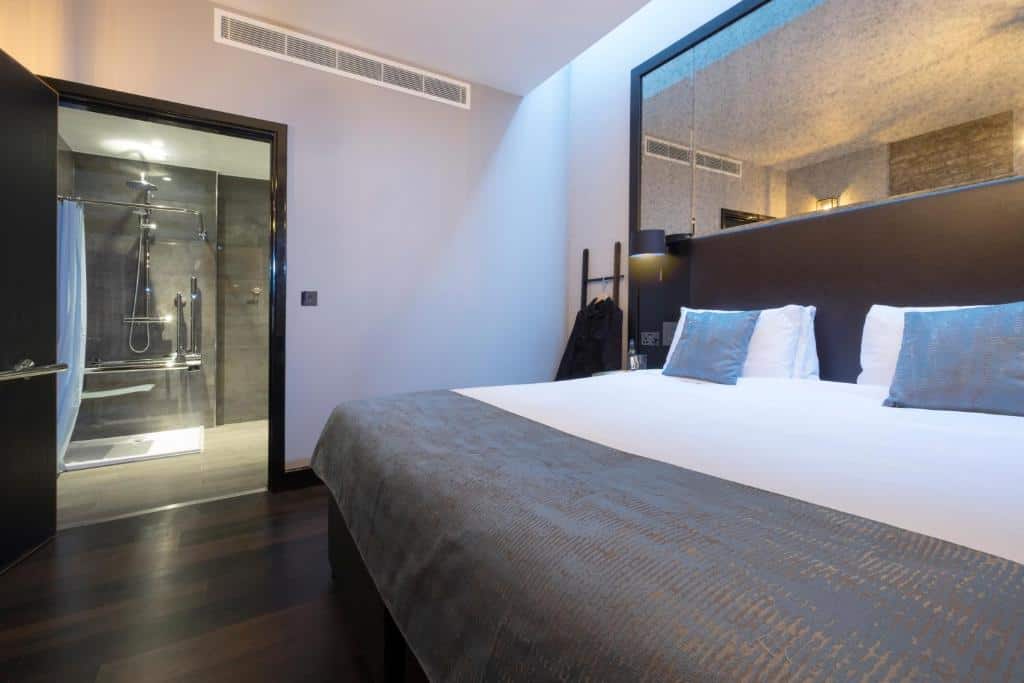 Camden Enterprise Hotel