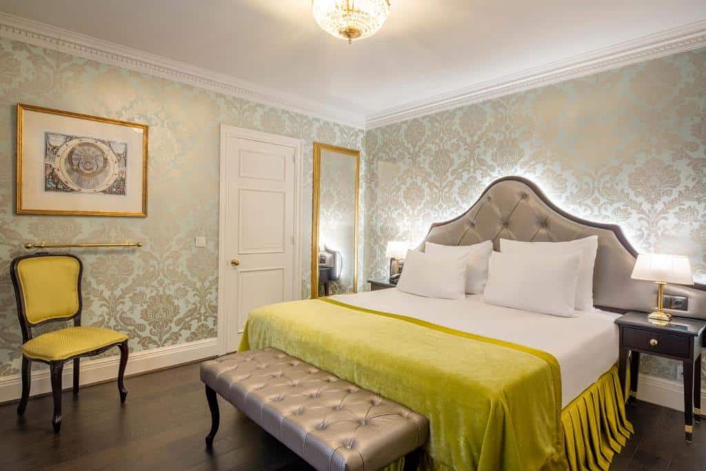 Classic room at Stanhope Hotel Brussels with traditional décor