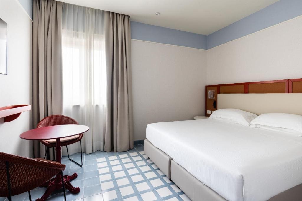 Guest room at Hotel Plaza in Sorrento